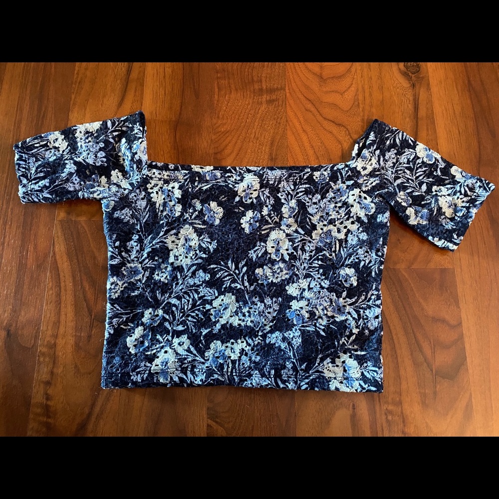 Hollister Crop Top